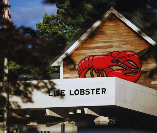 Red Lobster & TGI Fridays: Why They're Closing Locations